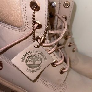 Timberlands,Rose/Gold-Pink,Size 8,Minimal Scuff/Crease Marks in good condition